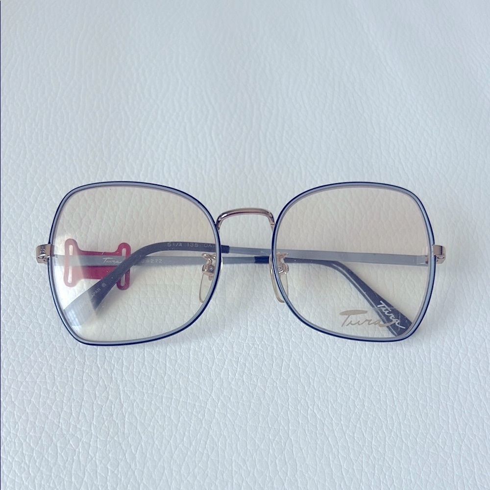 🆕 Retro Gray and Black Glasses